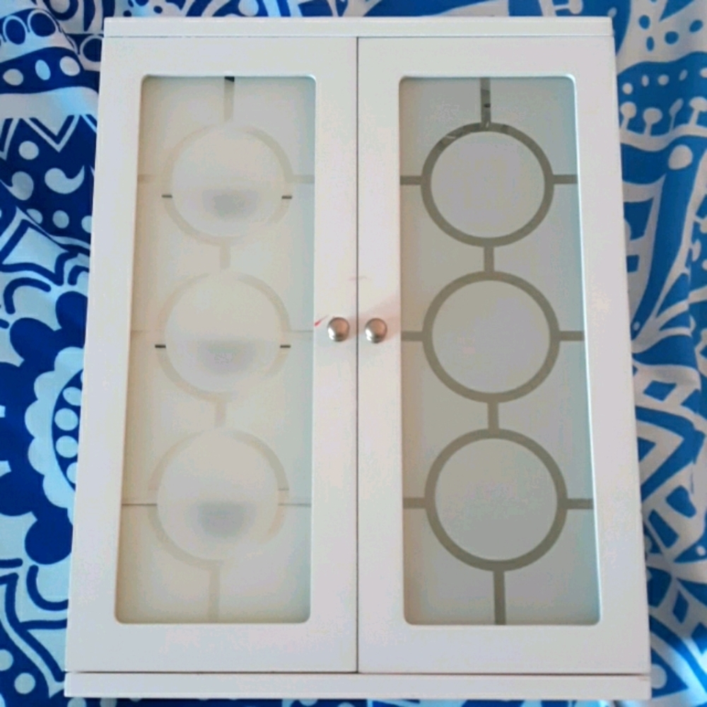 White jewelry box feel free to ask questions